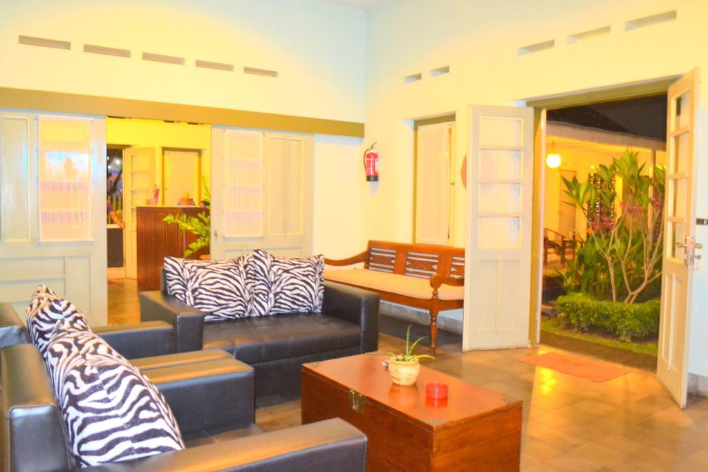 The Kresna Hotel Yogyakarta Exterior photo