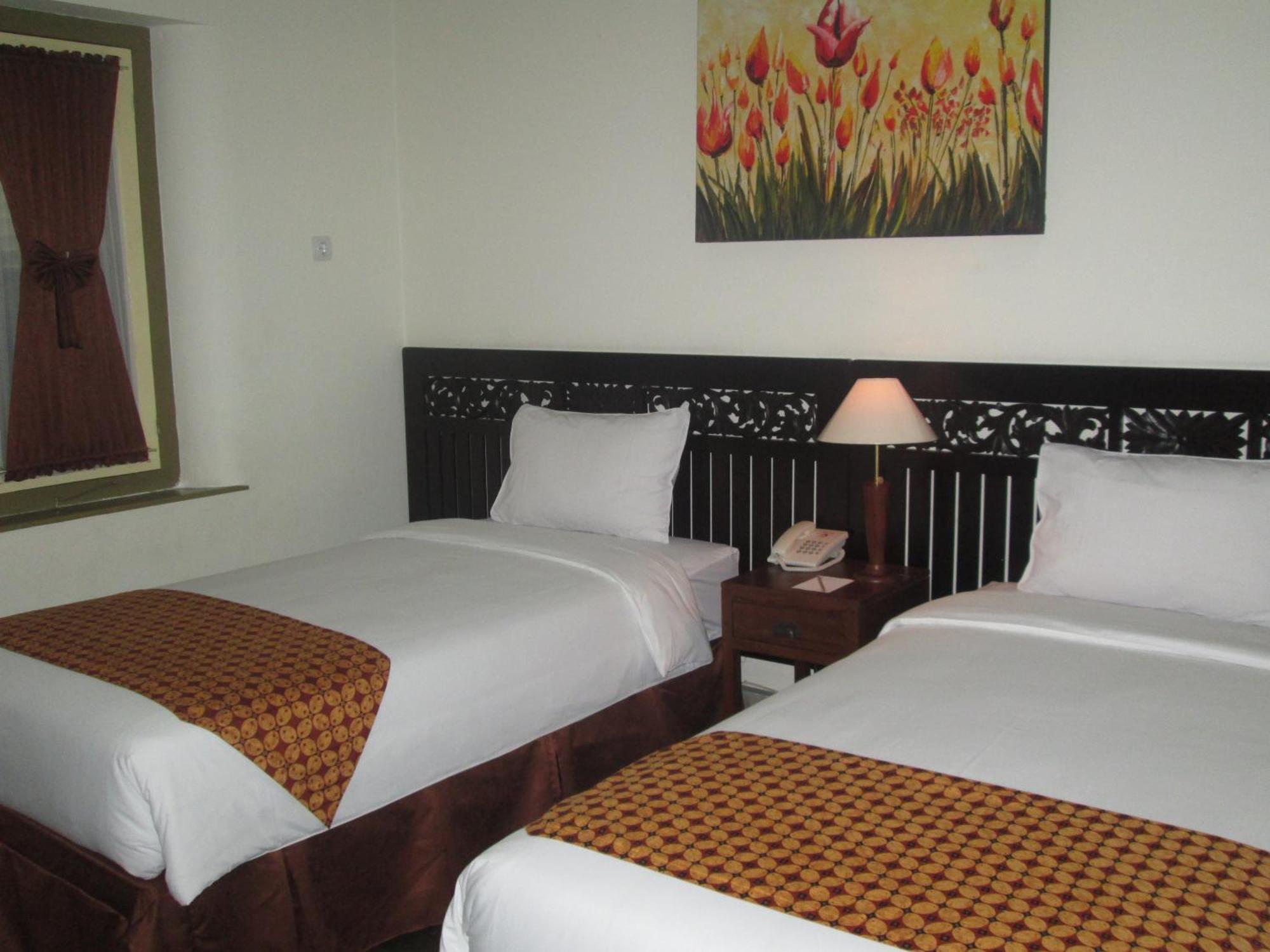 The Kresna Hotel Yogyakarta Room photo