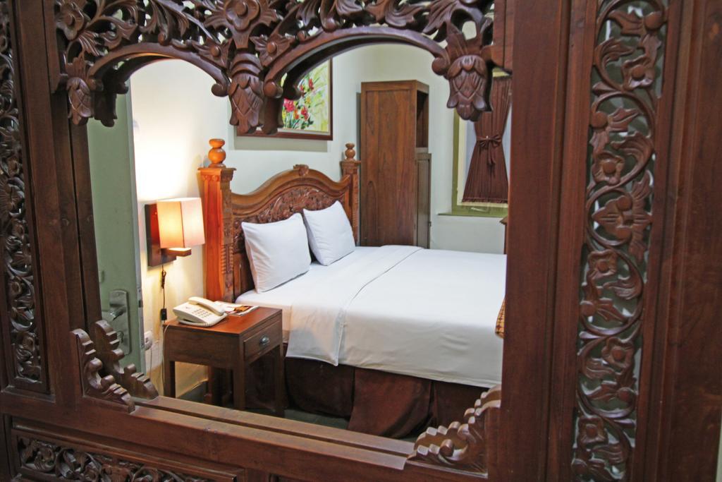 The Kresna Hotel Yogyakarta Exterior photo